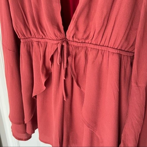 TOBI DOUBLE OVER DOUBLE BELLE SLEEVE BRICK ROMPER size M - Picture 9 of 12